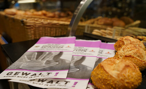 Aktion "Gewalt kommt nicht in die Tüte"