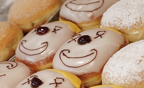 Clown-Krapfen der Bäckerei Neulinger – Aktion für die Klinik-Clowns
